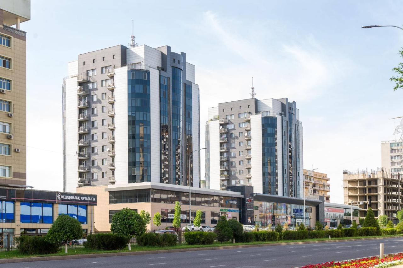 Apartment On Kunayeva 38 Шимкент Екстериор снимка